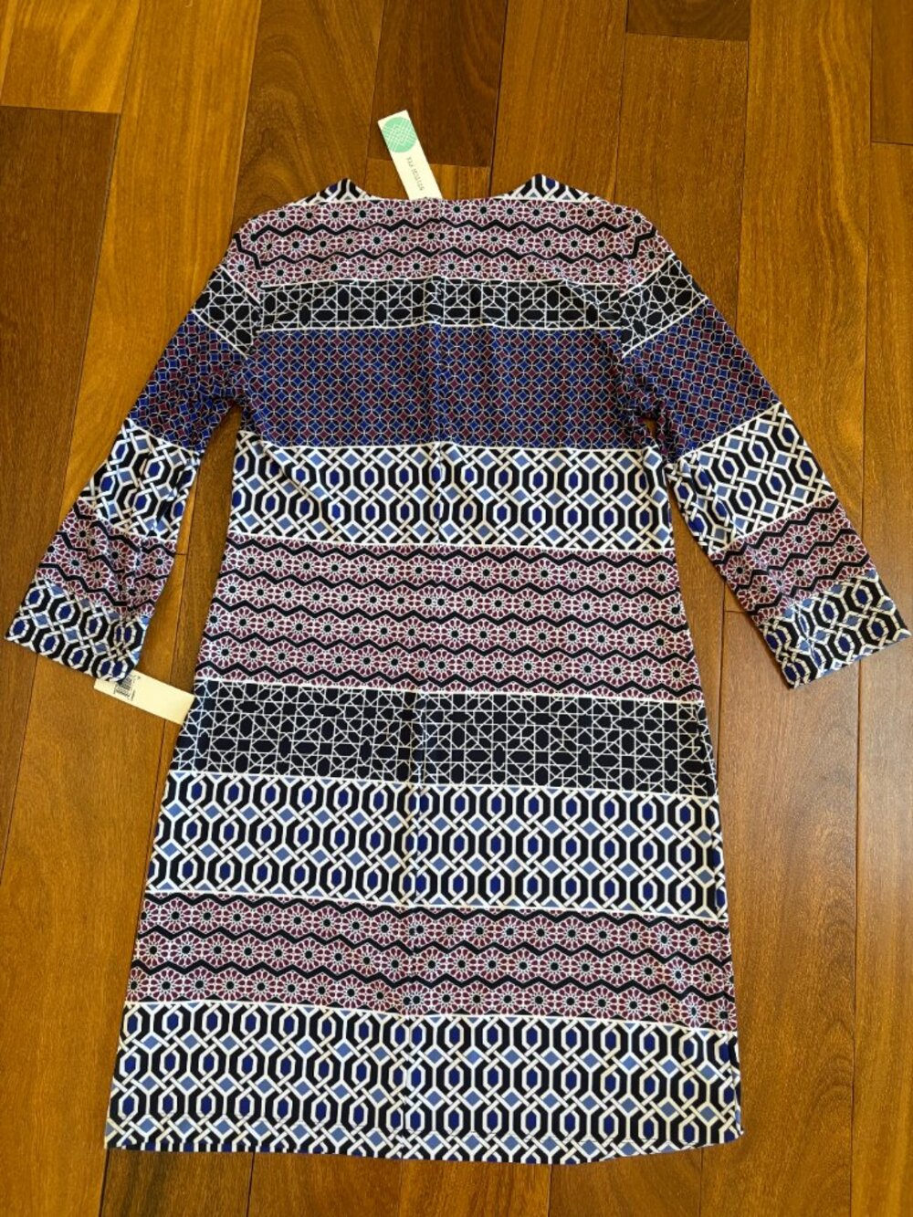 DM Collection geometric patterned shift dress - Picture 4 of 4